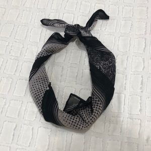 Black and white bandana